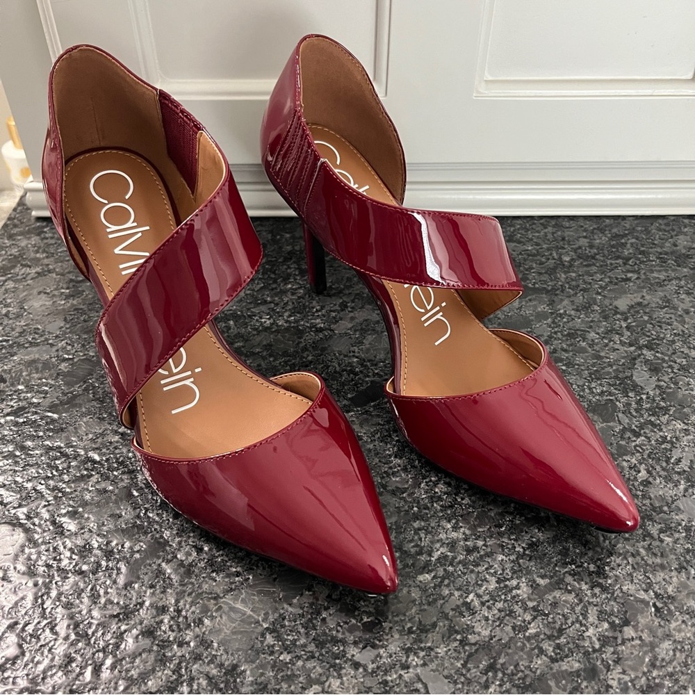 NWT Calvin Klein Gella Patent Pump in Red Rock | Size 7